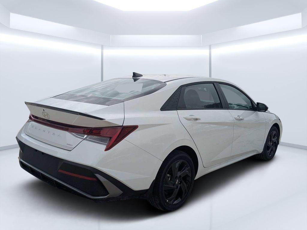 New 2026 White Hyundai SEL Sport image 3