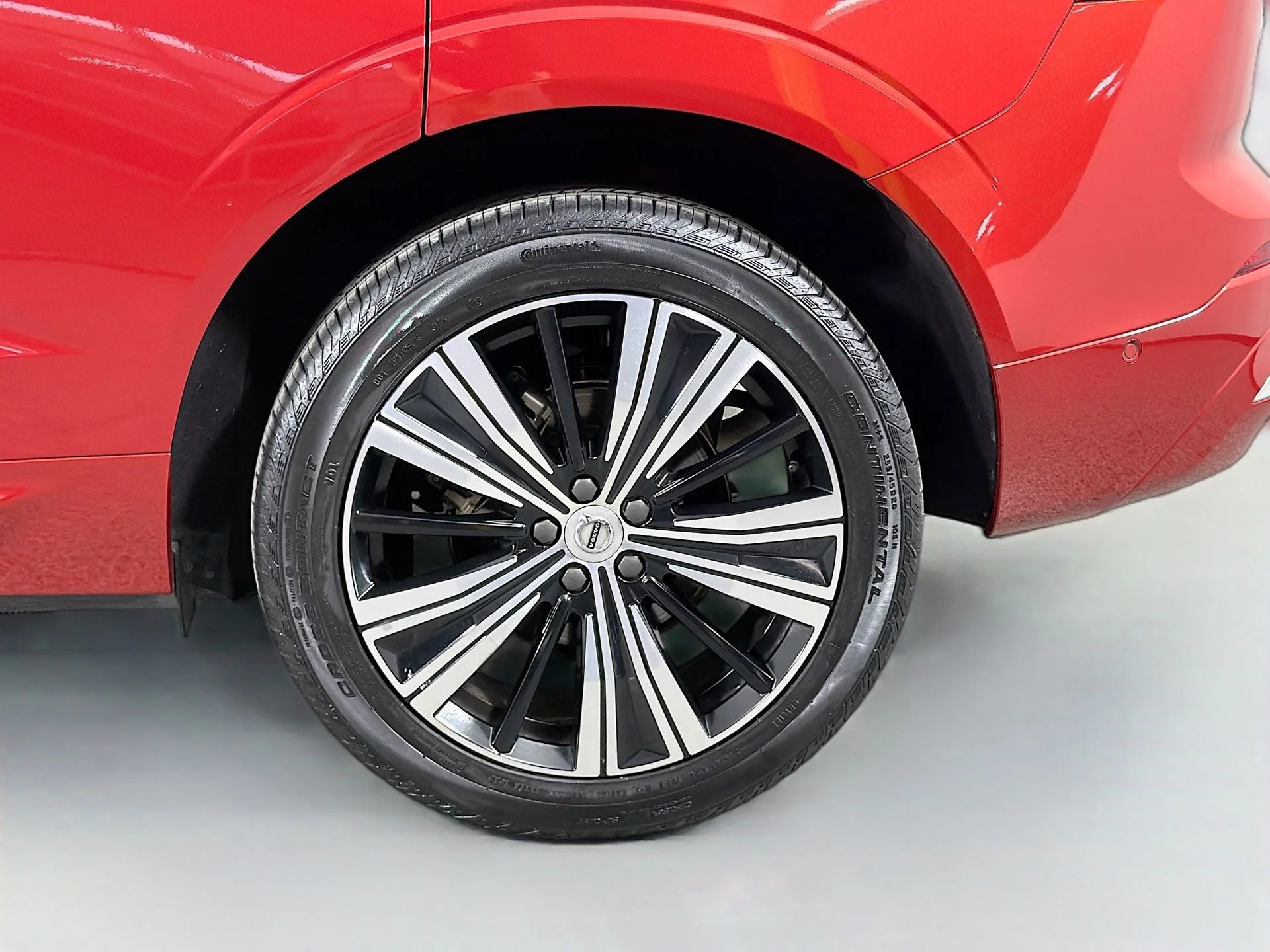 Certified Used 2023 Fusion Red Volvo Plus image 29