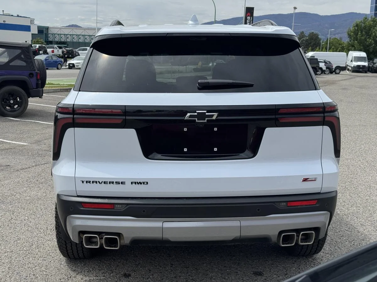 Used 2026 White Chevrolet Z71 image 7