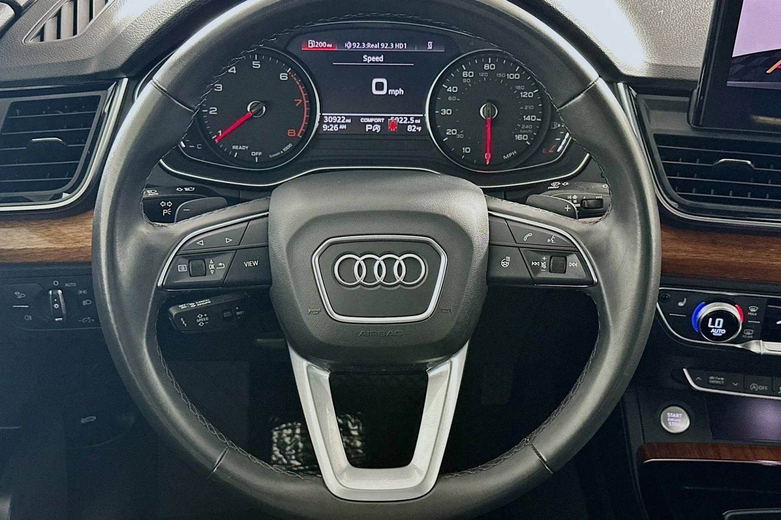 Used 2023 Daytona Gray Pearl Effect Audi S line Premium image 18