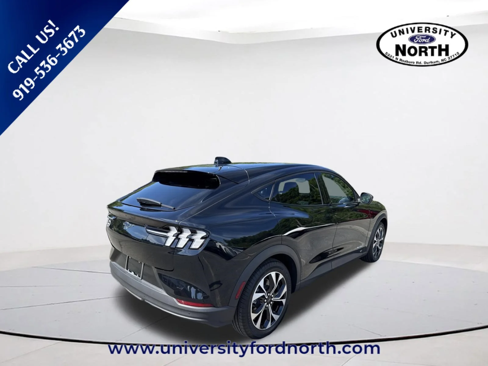Used 2025 Shadow Black Ford Select image 7