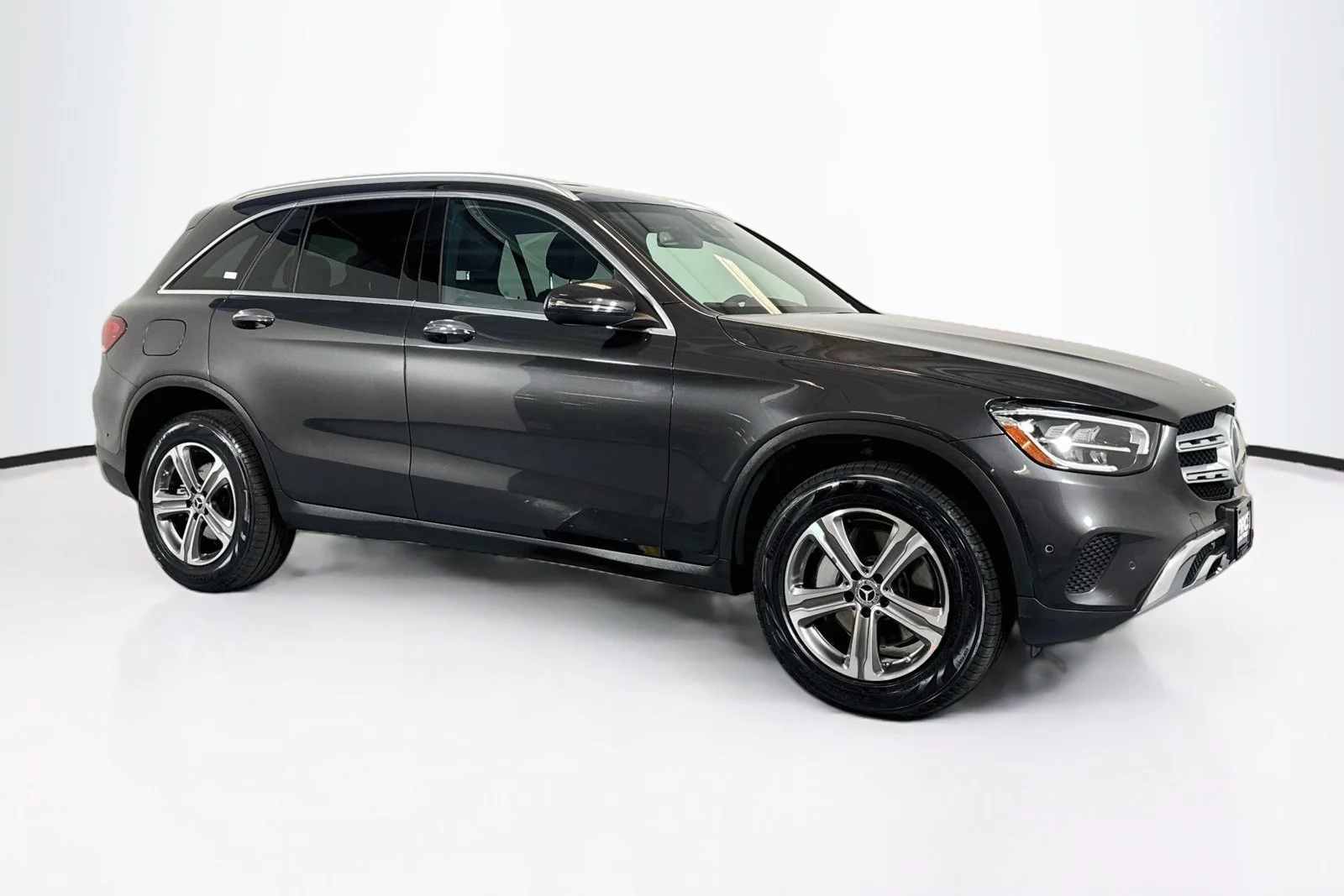 Used 2022 Graphite Grey Metallic Mercedes-Benz GLC 300 image 3