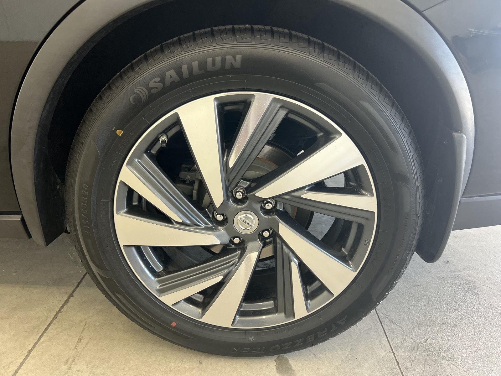 Used 2015 Magnetic Black Metallic Nissan Platinum image 10