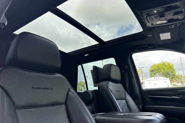 Used 2021 Black GMC Denali image 18