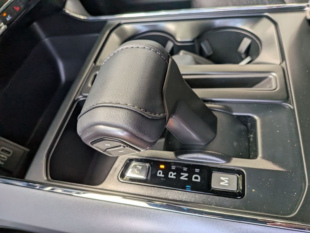 New 2026 Oxford White Ford XLT image 24