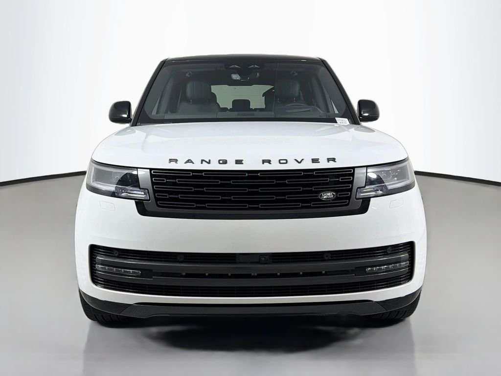 New 2027 Fuji White Land Rover SE image 2