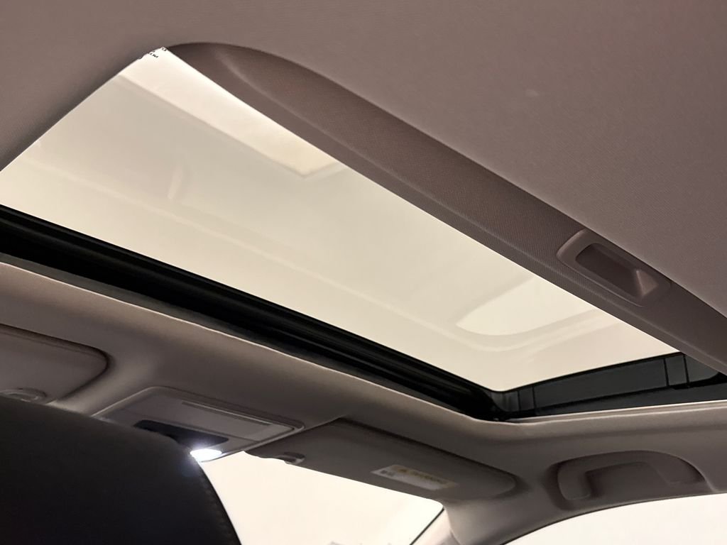 New 2026 Meteorite Gray Metallic Honda SE image 11