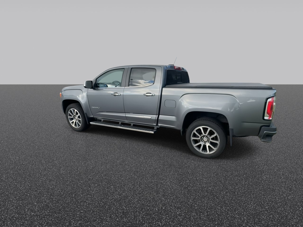 Used 2020 Satin Steel Metallic GMC 4WD Denali image 6