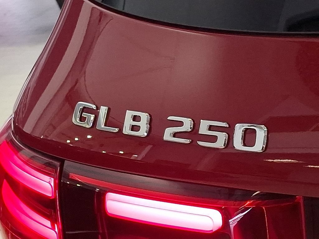 New 2026 MANUFAKTUR Patagonia Red Metallic Mercedes-Benz GLB 250 image 57