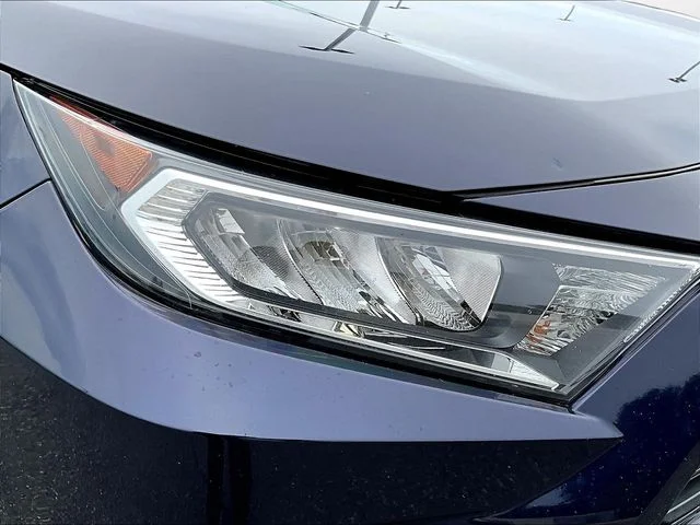 Used 2020 Blue Toyota XLE image 37