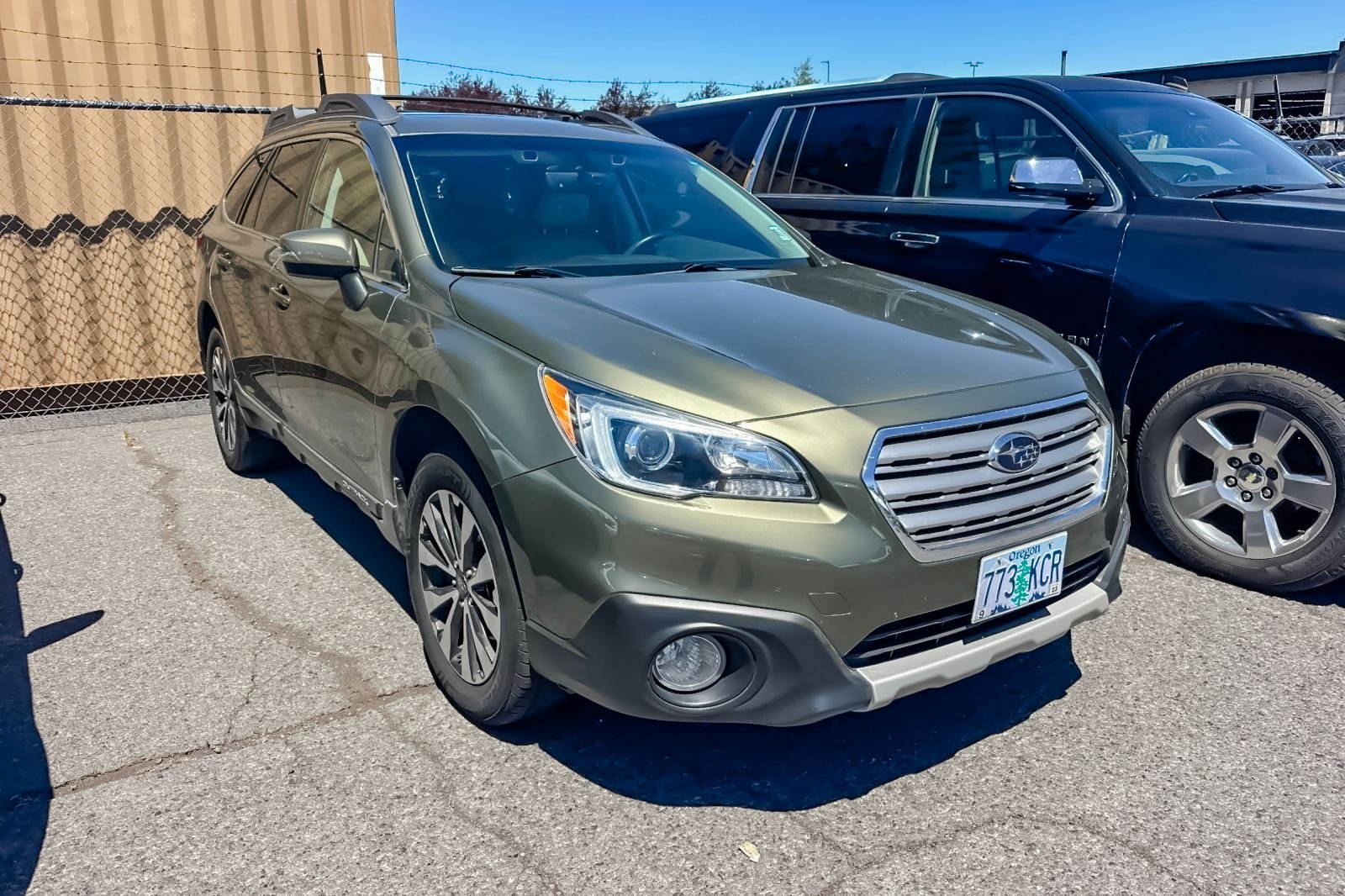 Used 2017 Green Subaru 2.5i image 2
