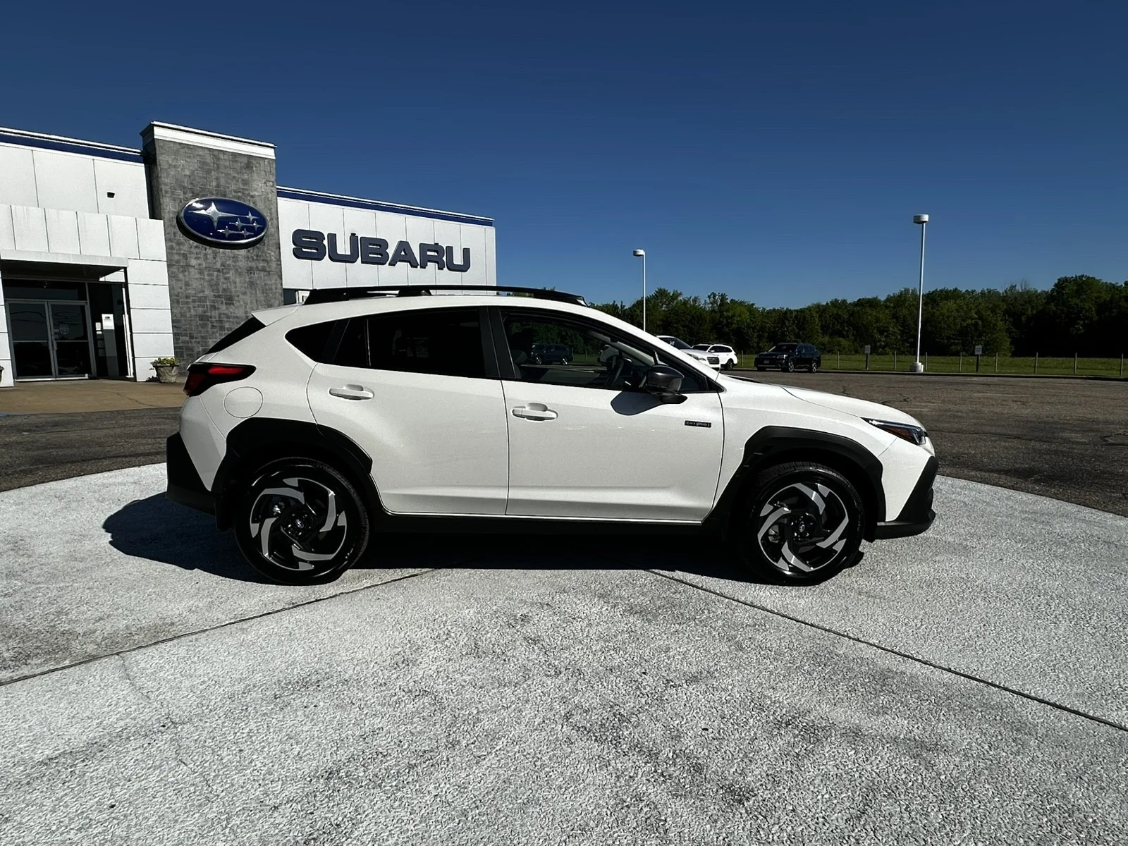 New 2026 CRYSTAL WHITE PEARL Subaru Limited Hybrid image 8