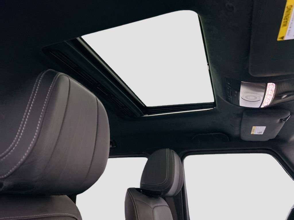 Used 2025  Mercedes-Benz G 550 image 17