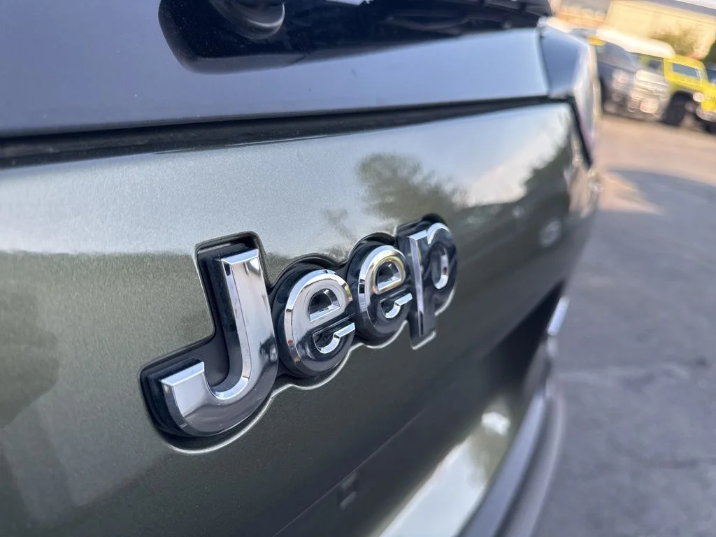 Used 2021 Green Jeep Latitude Lux image 45