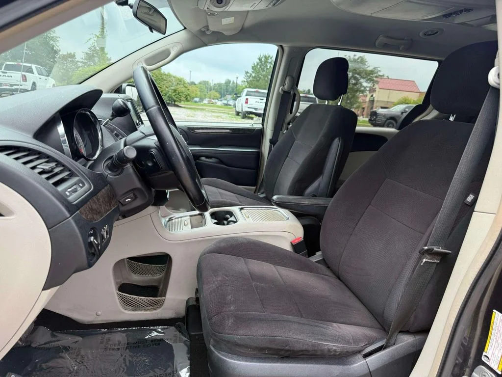 Used 2011 Gray Dodge Crew image 15