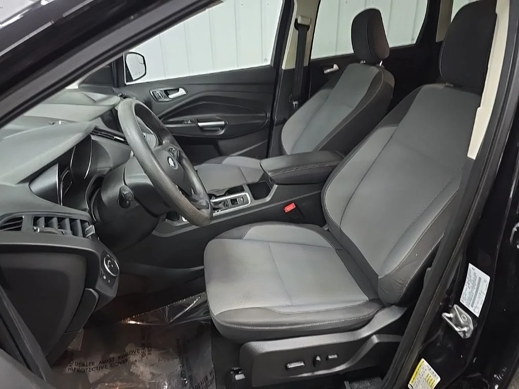 Used 2019 Black Metallic Ford SE image 33