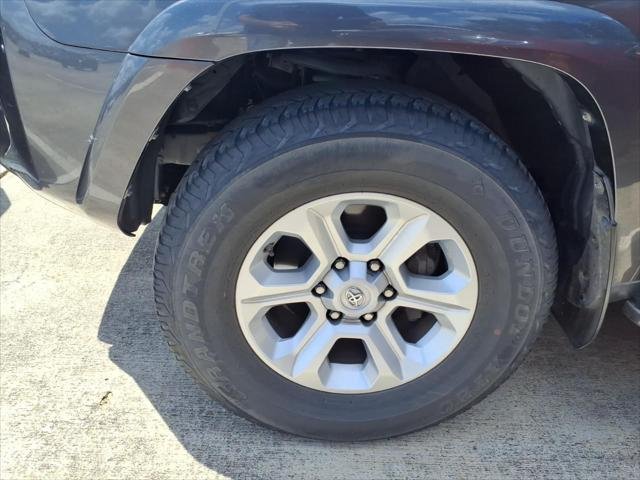 Certified Used 2016 MAGNETIC GRAY MET. Toyota  image 11