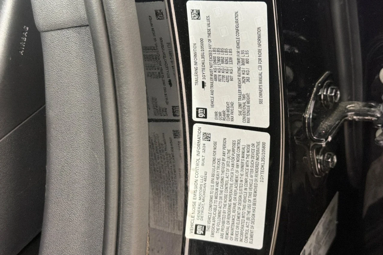 Used 2025 Black Raven Cadillac Luxury 2 image 29