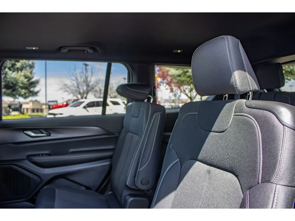 New 2026 Velvet Red Pearlcoat Jeep Laredo X image 39