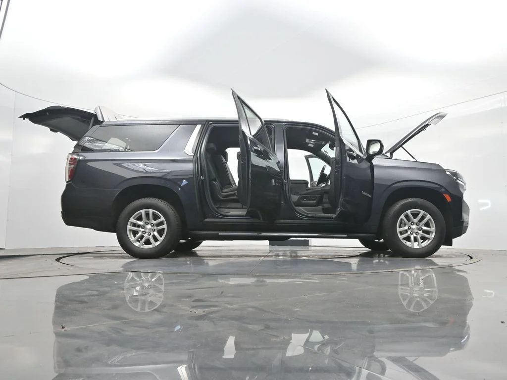 2023 Chevrolet Suburban LT - Photo 45