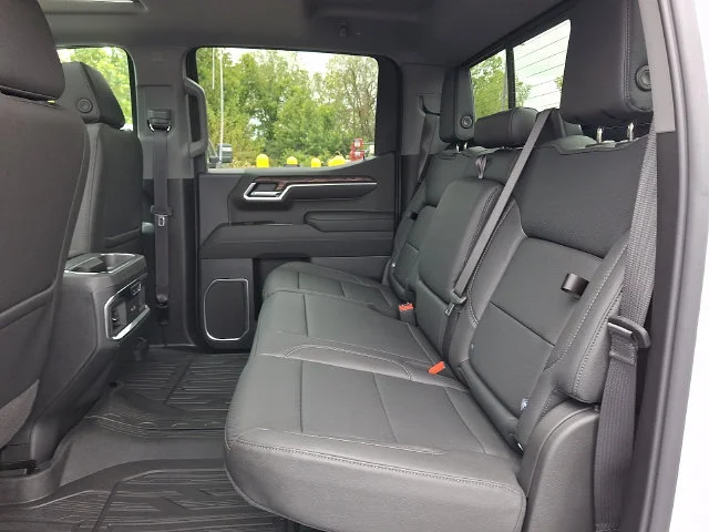 New 2026 Glacier White Tricoat GMC SLT image 9