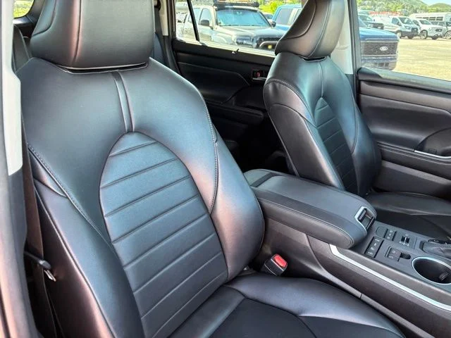Used 2021 Blue Toyota XLE image 23