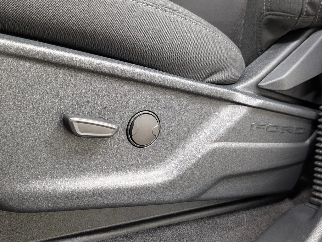 New 2026 Oxford White Ford XLT image 15