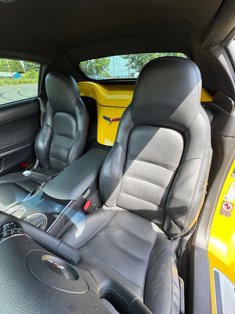 Used 2008 Velocity Yellow Tintcoat Chevrolet Base image 25