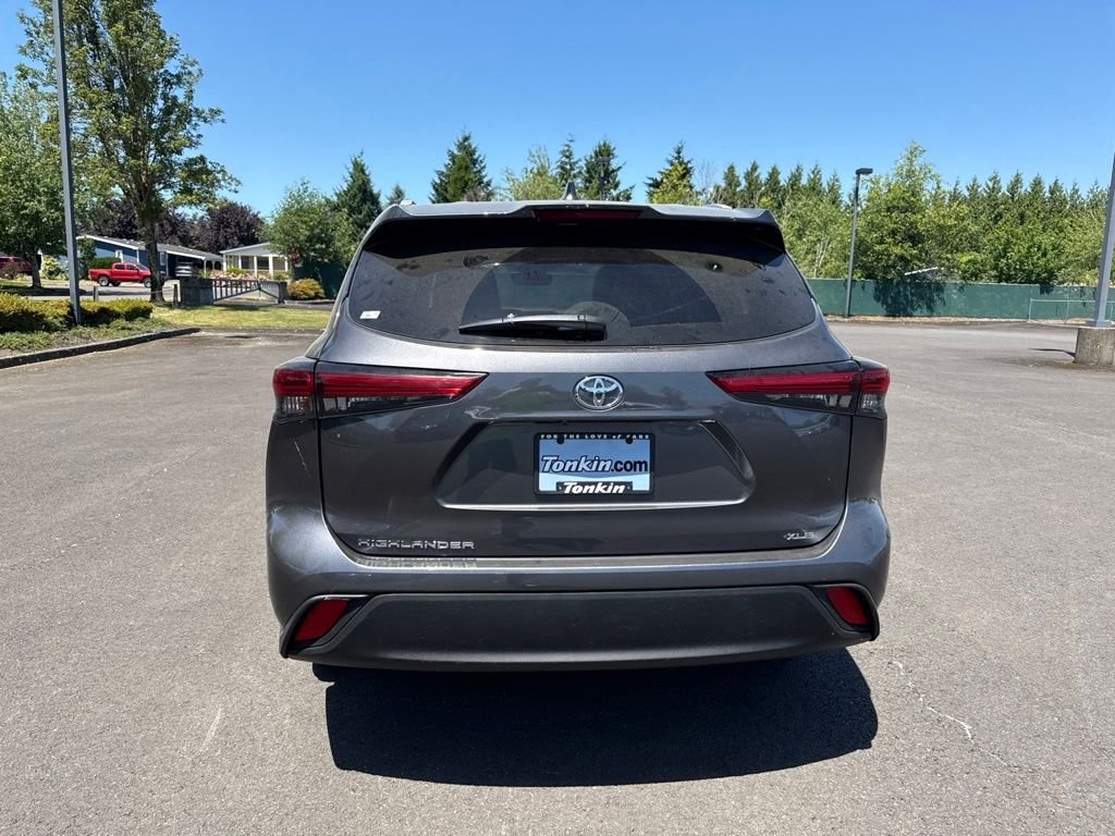 Used 2023 Magnetic Gray Metallic Toyota XLE image 6