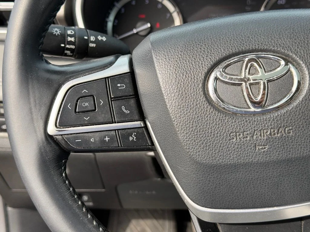 Used 2022 Gray Toyota XLE image 15