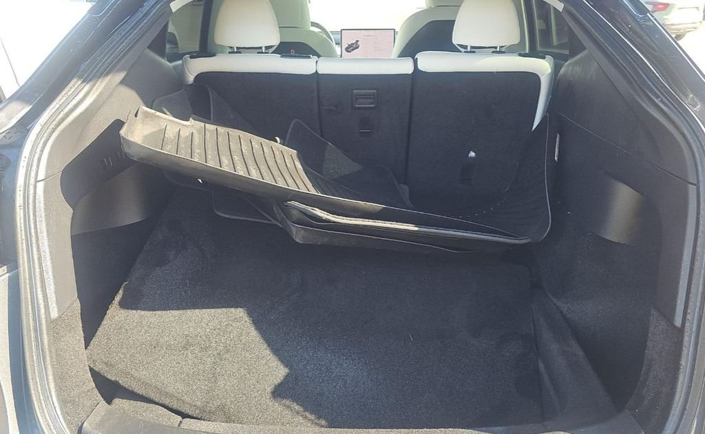 Used 2021 Silver Tesla Long Range image 9