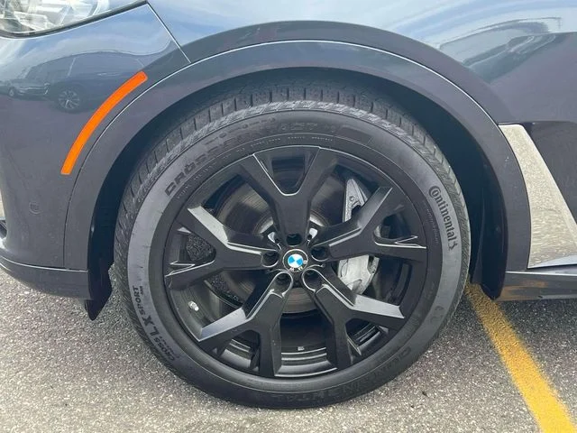 Used 2019 Gray BMW xDrive50i image 14