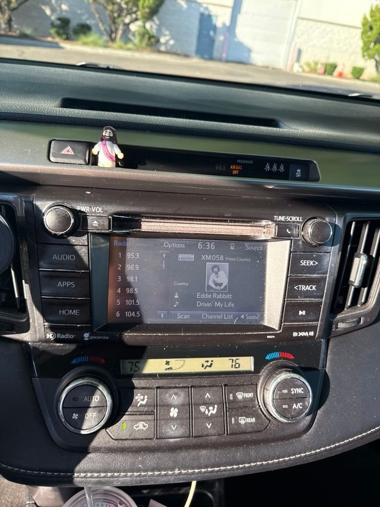 Used 2017 Gray Toyota XLE image 8