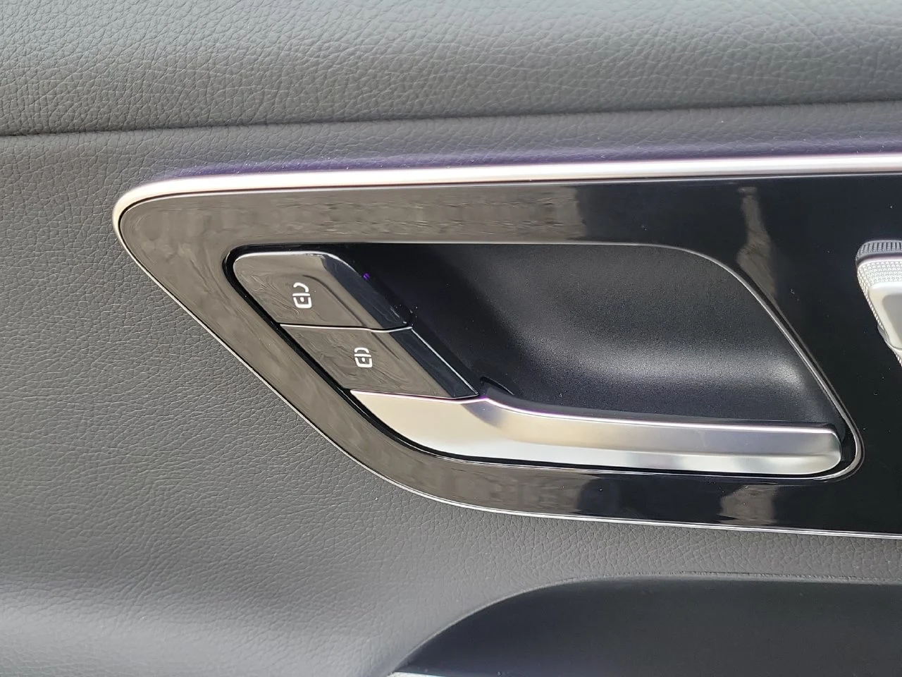 New 2027 MANUFAKTUR exclusive graphite grey magno Mercedes-Benz GLC 300 image 24