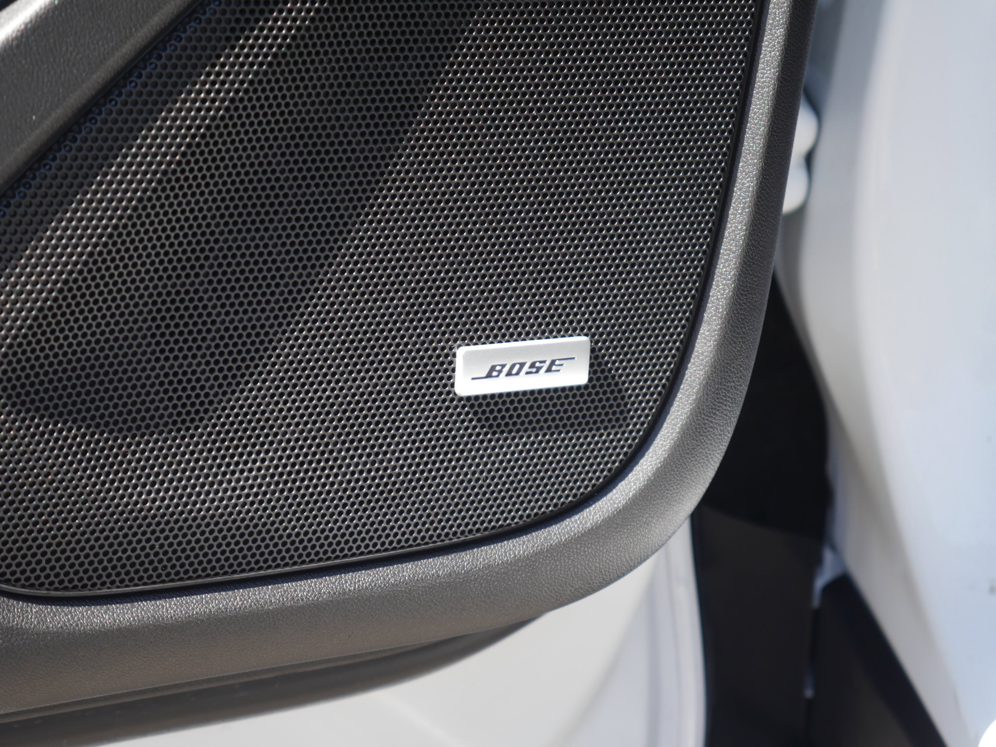 Used 2024 Summit White GMC AT4 image 25