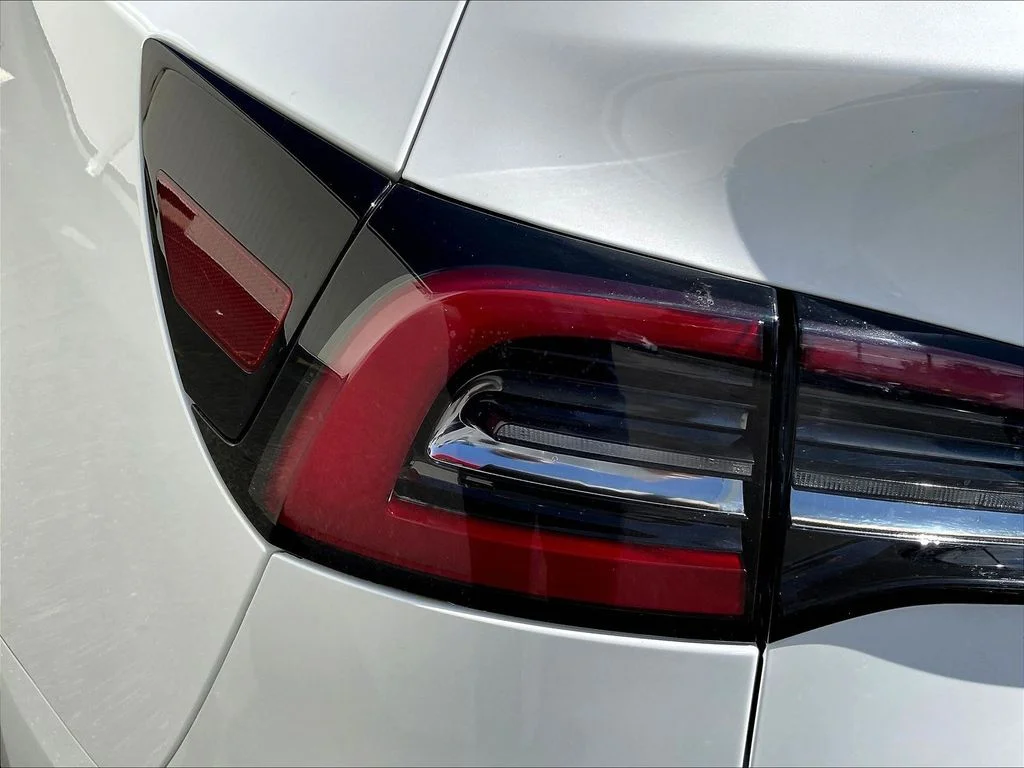 Used 2024 White Tesla Long Range image 23