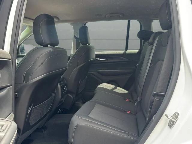 Used 2023 White Jeep Laredo image 12