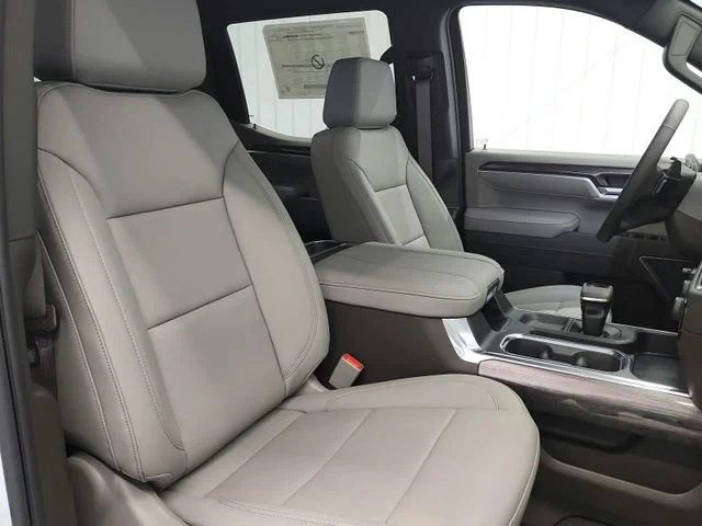 New 2026 Polar White Tricoat Chevrolet LTZ image 31