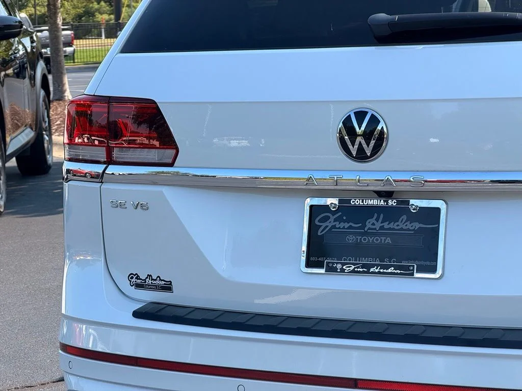 Used 2021 White Volkswagen 3.6L V6 SE w/Technology R-Line image 16
