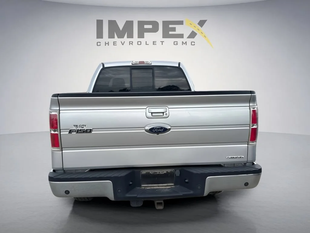 Used 2012  Ford XL image 4