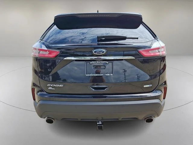 Used 2020 Black Ford SE image 9