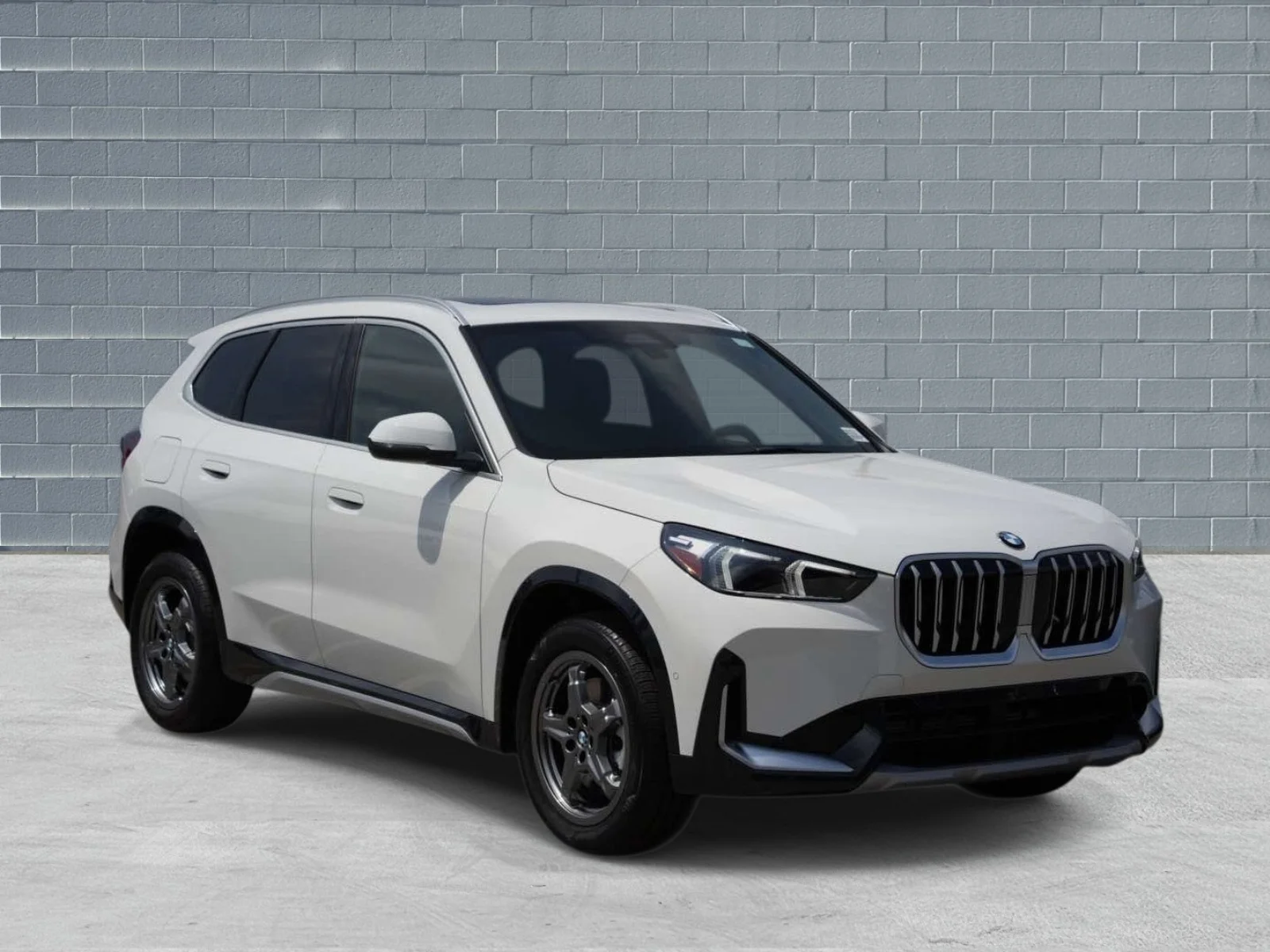 New 2026 Alpine White BMW xDrive28i image 1