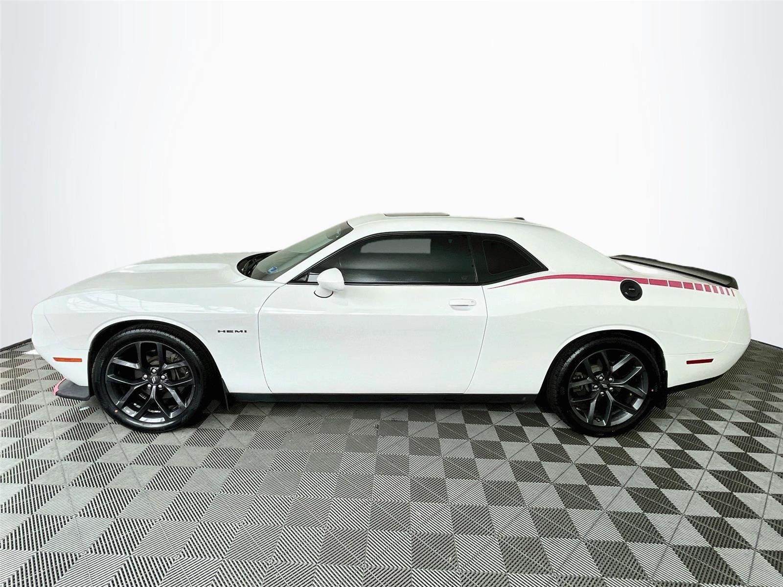 Used 2020 White Knuckle Clearcoat Dodge R/T image 4