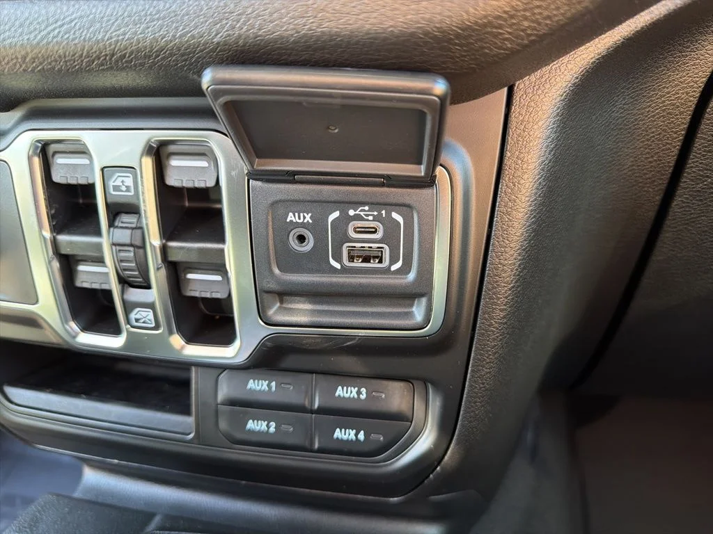 New 2026 Reign Exterior Paint Jeep Sport S image 35