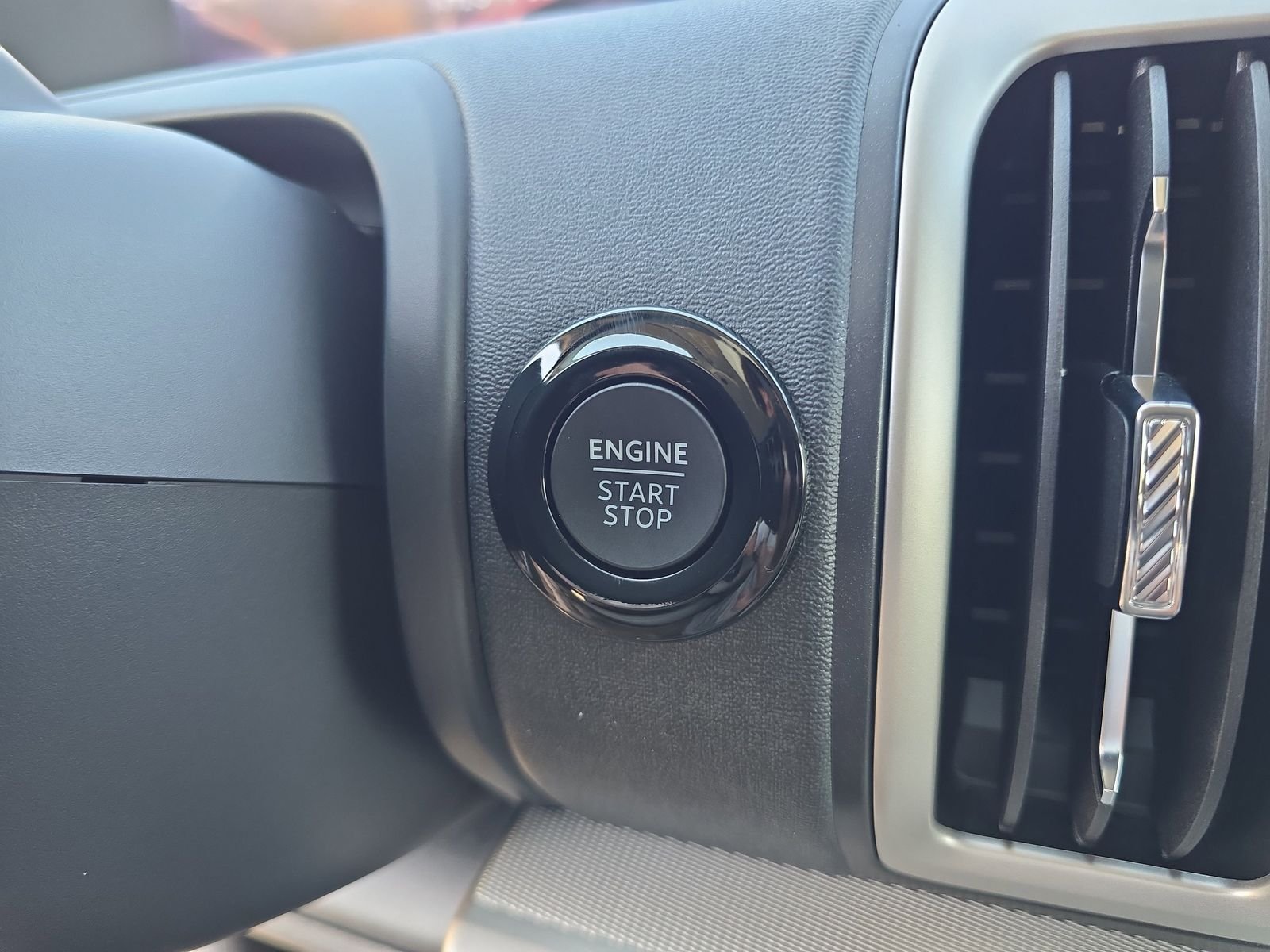New 2025 Agate Black Metallic Ford Active image 26