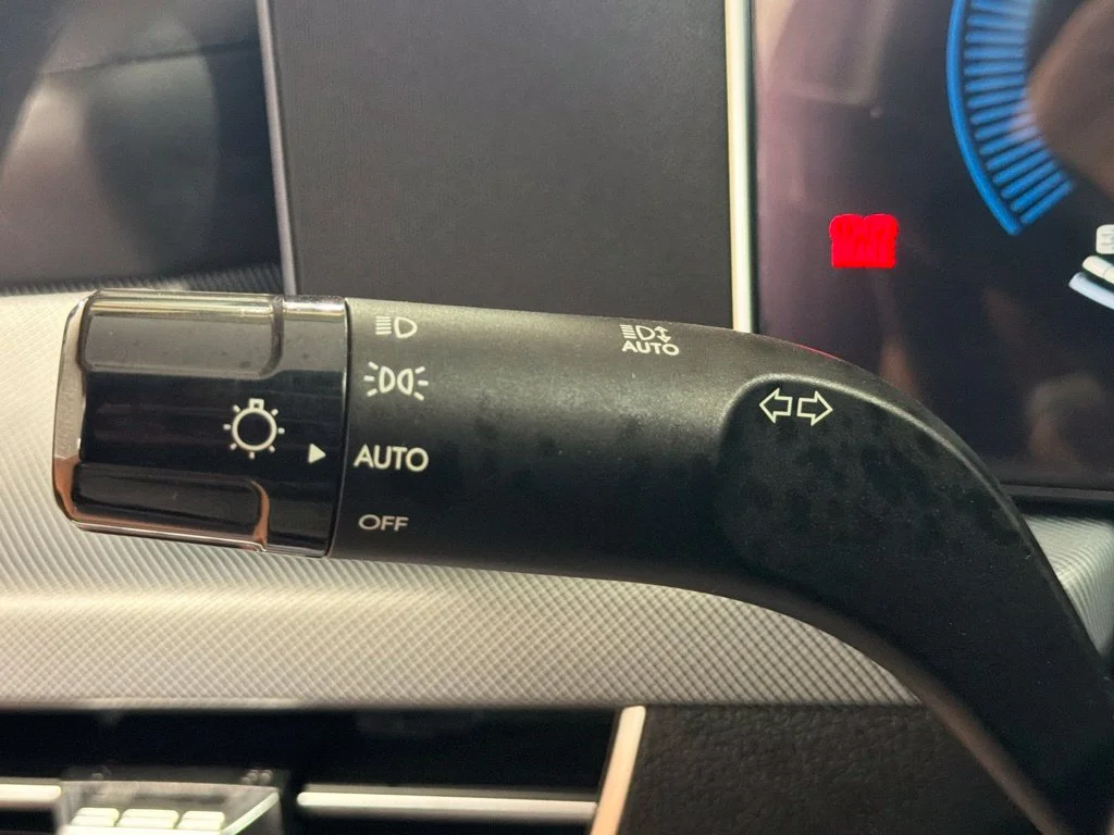 Used 2024 Transmission Blue Hyundai SEL image 30