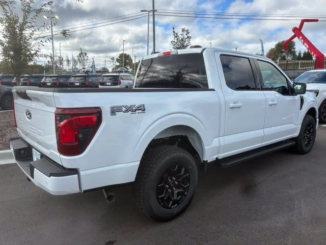New 2026 Oxford White Ford XLT image 11