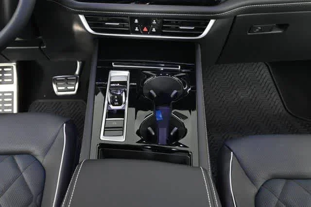 2026 Volkswagen Atlas Cross Sport SEL Premium R-LINE - Photo 28