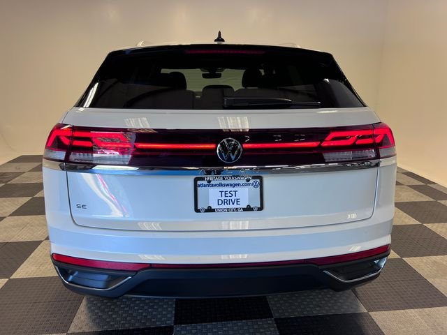 New 2026 White Volkswagen SE image 4