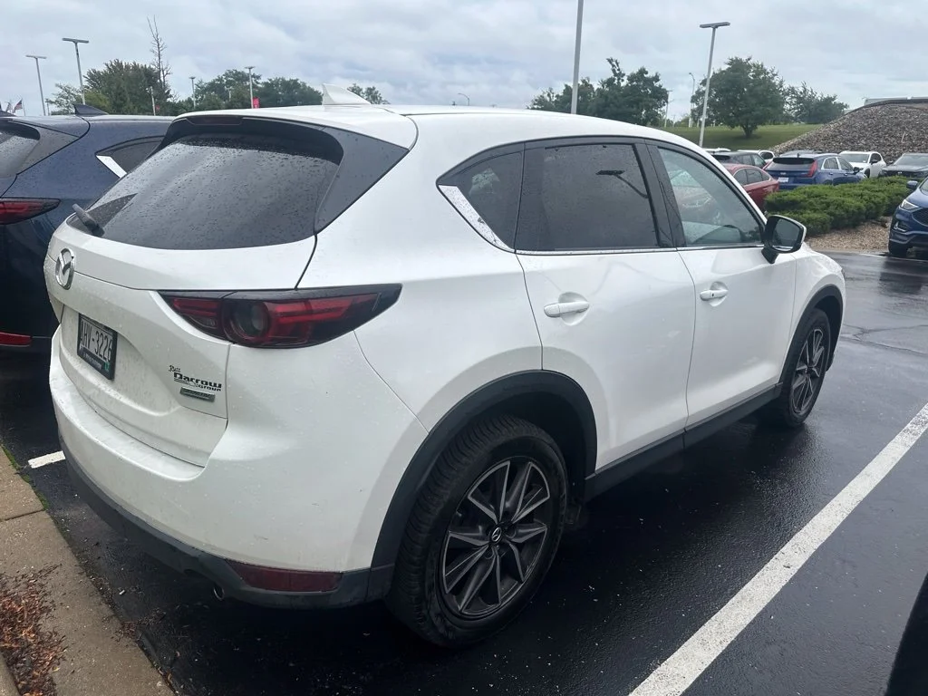 Used 2017 White Mazda Grand Select image 8